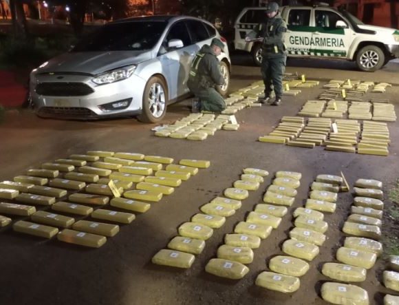 Abandonaron un auto robado con más de 235 kilos de marihuana en Puerto Rico