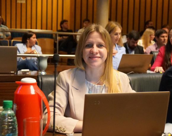 Rosi Kurtz pidió informes sobre el reemplazo de Alegramed y reclamó garantías para los datos de pacientes