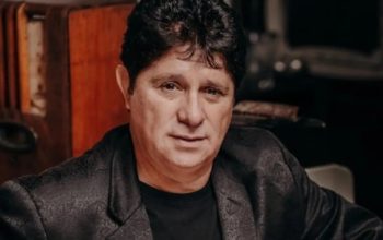 Dani Cardozo pisa La Metro para emocionar con los clásicos románticos de la cumbia
