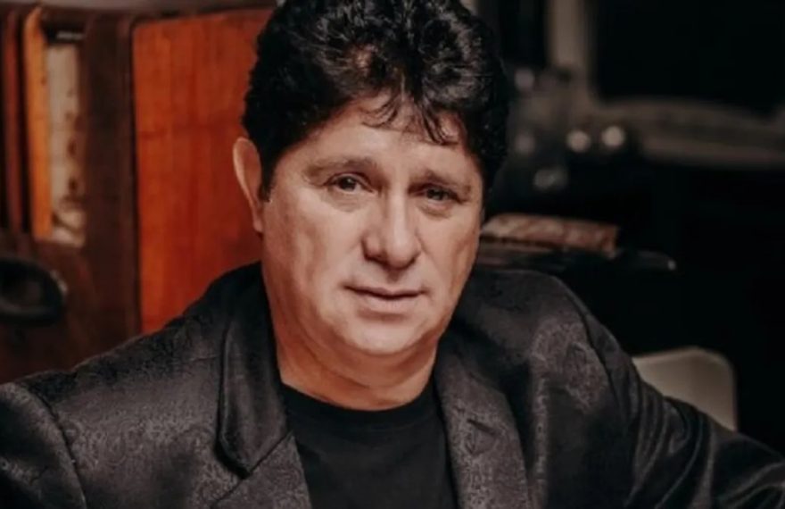 Dani Cardozo pisa La Metro para emocionar con los clásicos románticos de la cumbia