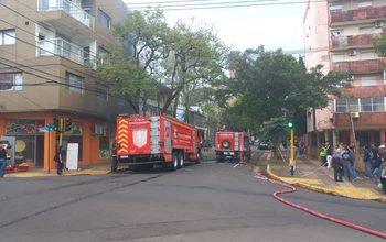 Incendio en una vivienda movilizó a los bomberos en el centro de Posadas
