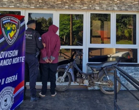Detuvieron a un hombre y recuperó una moto robada junto a otros bienes en Oberá