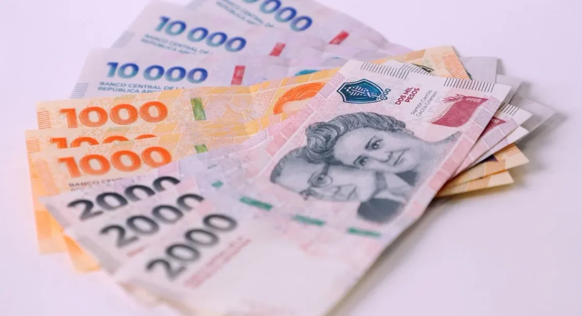Nación estableció el salario mínimo en $383.000 y quedó abajo hasta de la propuesta de los empresarios